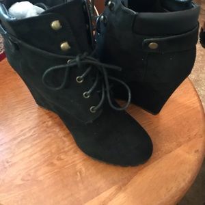 Shoedazzle, Booties ~~ Black size 8 N BELINDA